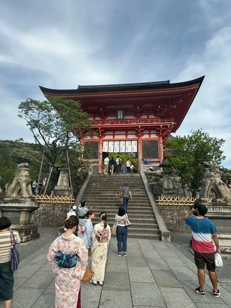 清水寺是日本佛教法相宗(北派)的本宗,位于京都市内东山区的清 - 抖音