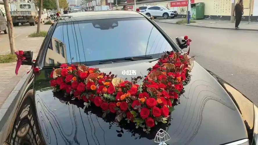 1号的花车国庆节遇上了婚礼纪红色系再适合不过了愿我们的祖国永远