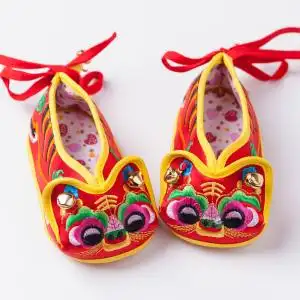 宝宝手工布鞋虎头鞋儿童老虎鞋喜庆新年鞋子婴儿满月抓周毛线鞋