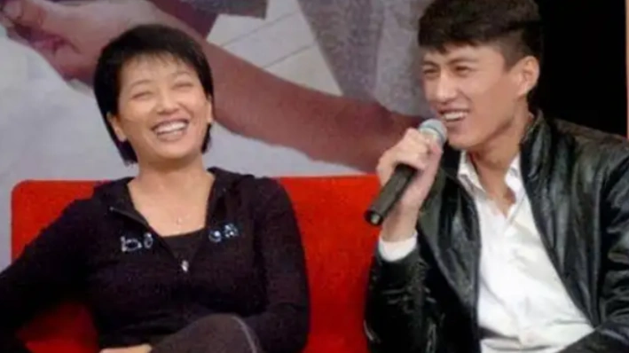 嫁人要嫁靳东,江珊女儿"满脸的嫌弃"成全了靳东"双重的幸福"