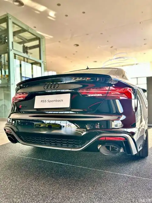 天生速颜的rs5sportback你喜欢吗奥迪rs5