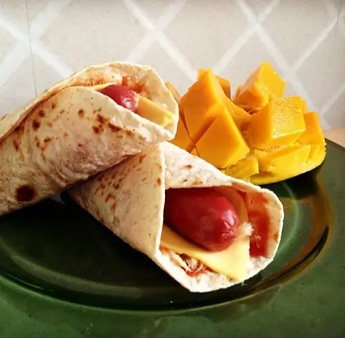 慢悠悠的夜明猪做的香肠鸡蛋卷饼