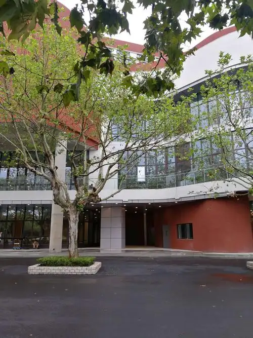 先睹为快上海工艺美术职业学院东门新大楼