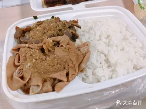 卤水鹅肠饭