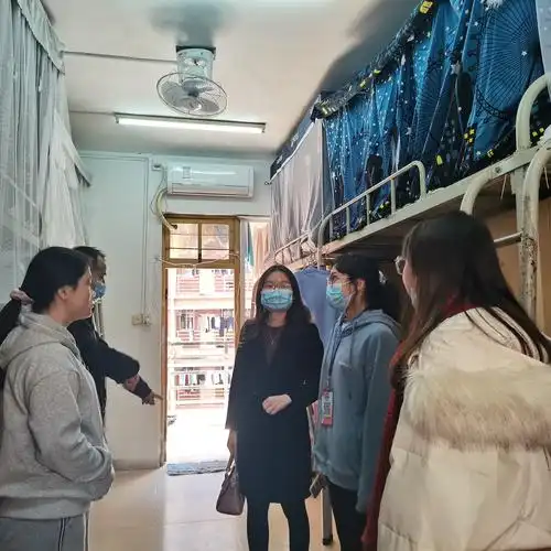 商学院开展期末宿舍走访活动