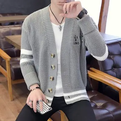 推荐理由:男士长袖开衫,休闲外套针织衫,韩版潮流上衣服,修身体恤