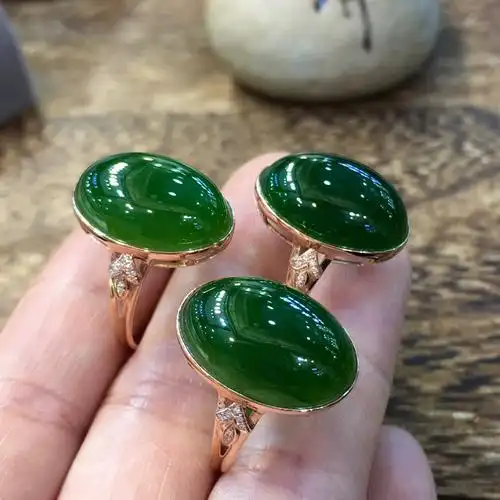 春季新款天然新疆和田玉镶18k金戒指菠菜绿碧玉指环复古风送妈妈