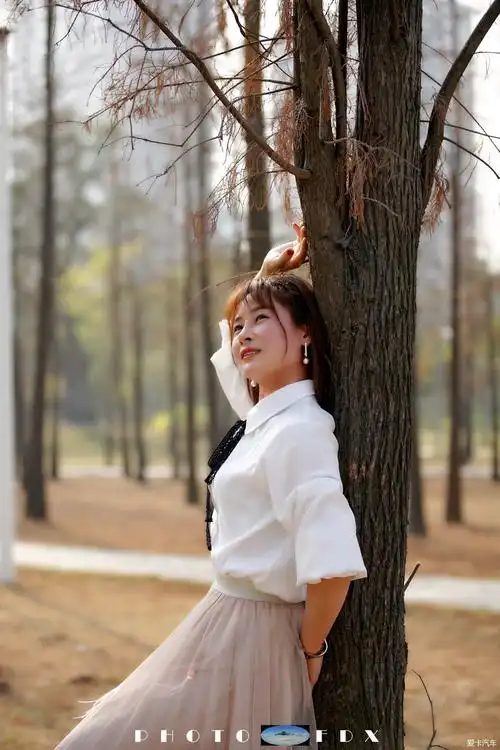 小能手湖南妹子在鹤山公园外拍