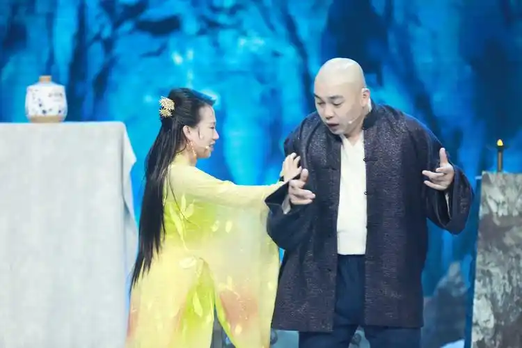 东方卫视笑声传奇继续热播蔡明撒娇乔杉直呼受不了