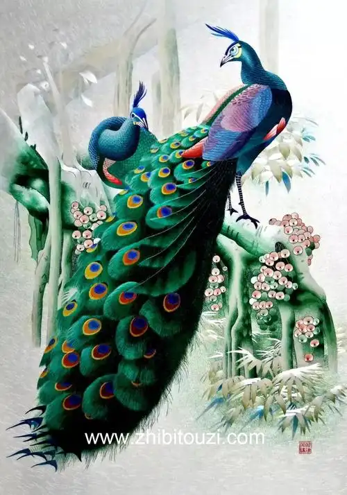 何建英苏绣国礼《孔雀》