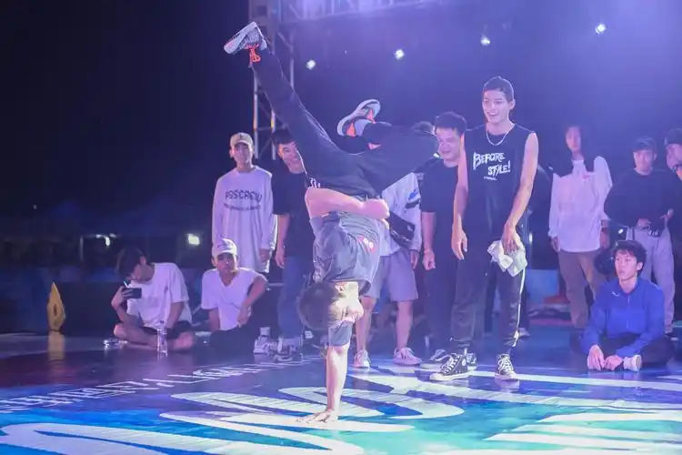 "2019白沙门公园街头舞王挑战赛"街舞之夜震撼开场