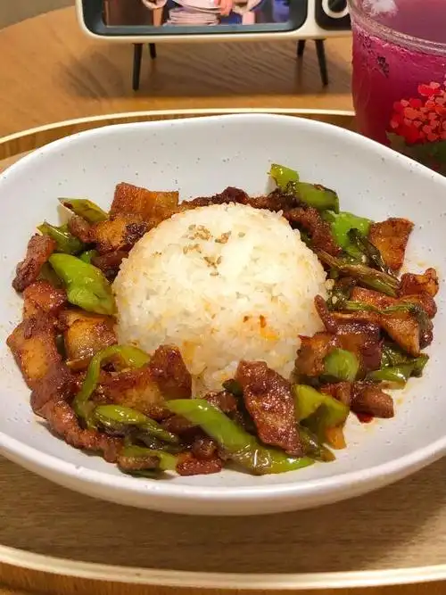 小炒肉盖饭