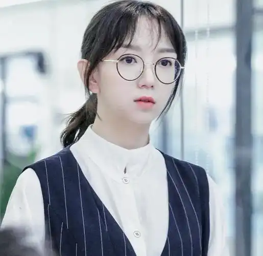 北大美女博士梅桢翻车高考分数仅400多分外籍身份惹争议