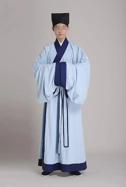 虞书欣着装被批像情趣内衣:看不出的美是落后潮流的我们