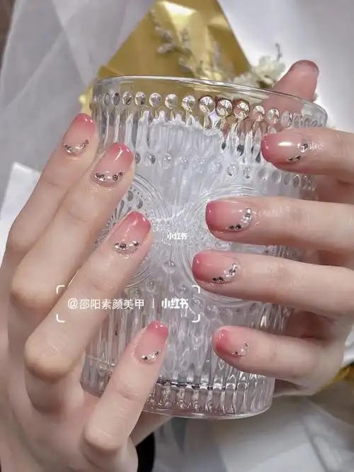 超显白的夏天美甲款式