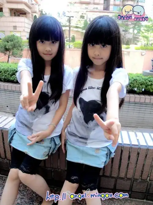 台湾双包胎姐妹花