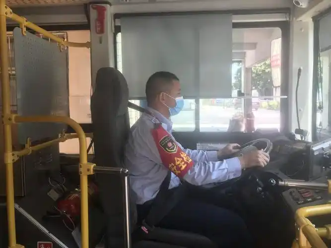 公交车驾驶员的回答 ——向每一位平凡的公交车驾驶员致敬!