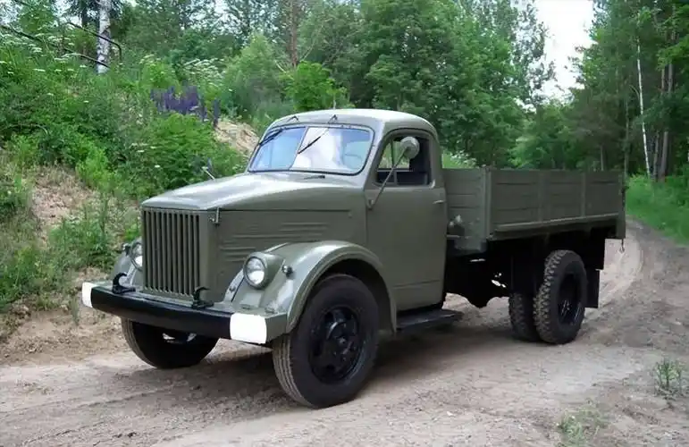 嘎斯51,苏联产的汽车.学开车用的是苏联的嘎斯-51.