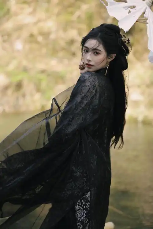 许佳琪黑衣古风写真,美女杀我,对我眼睛太友好了