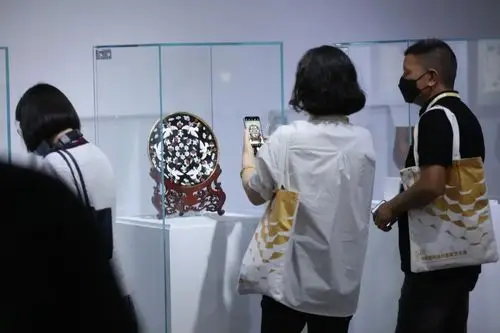 展览现场这场发源于中国的高端艺术盛会正在从清华大学美术学院的学术