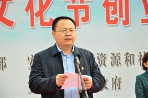 安阳县委副书记,县长,示范区管委会主任邢振东致辞