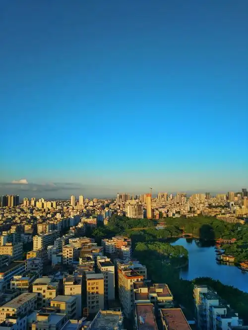 大地也吹熄了白天的喧哗