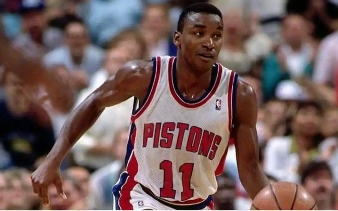 当时活塞队的当家球星"微笑刺客"以赛亚·托马斯还正值巅峰时期,而