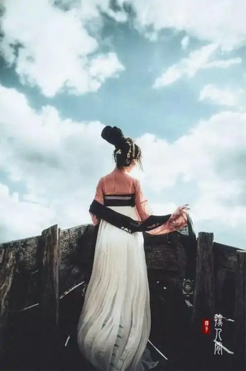 汉服女神教你如何摆古风pose