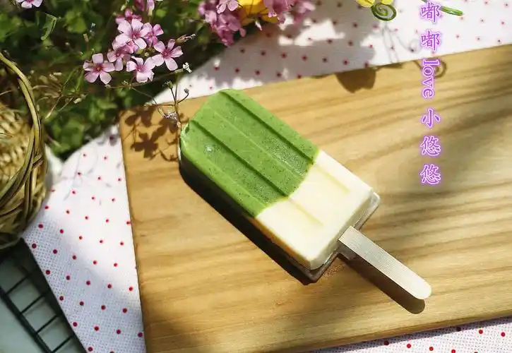 爱不释嘴哒抹茶牛奶双色雪糕