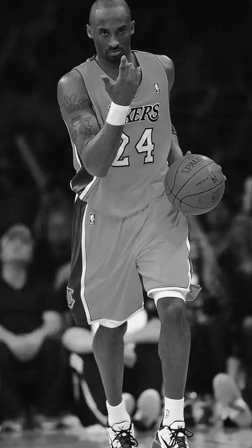 一组科比经典黑白照,致敬曼巴,缅怀科比!