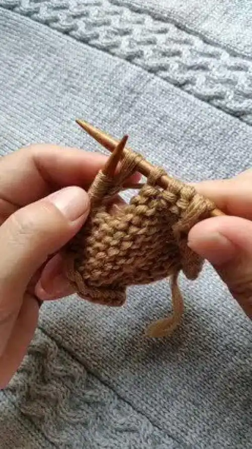 毛衣扣眼编织教程二,适合开衫毛衣编织的一种方法