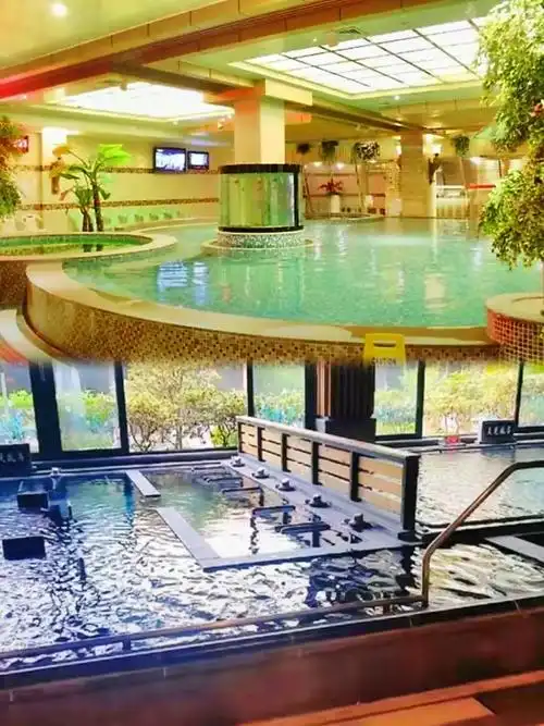 何日君温泉水疗!先囤起来!免预约!随时退!过期自动退!#抖音 - 抖音