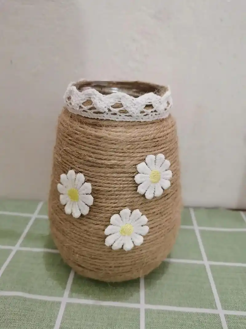 变废为宝 ,昨天收拾宿舍想扔的玻璃瓶做成了花瓶#手工diy  - 抖音