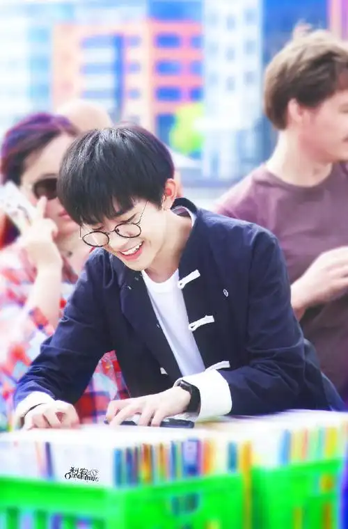 #易烊千玺 丹麦##四字 易烊千玺 yyqx 四字弟弟#