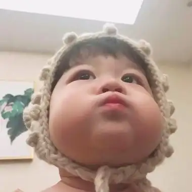 小脸胖嘟嘟的男生头像呆萌可爱调皮图片