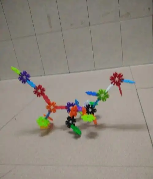 如何做雪花片亲子恐龙