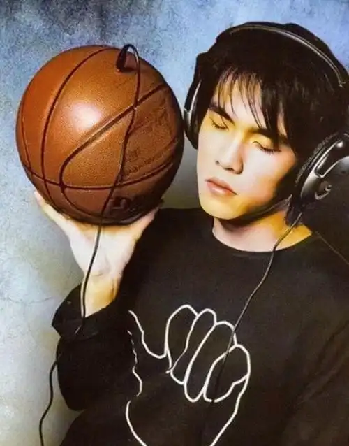 周杰伦年收入多少钱?版权收入几千万,投资分红更可观 - 天音互动