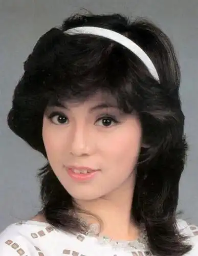 23岁入选香港小姐,一角成名再无人能及,事业巅峰期却为情自杀