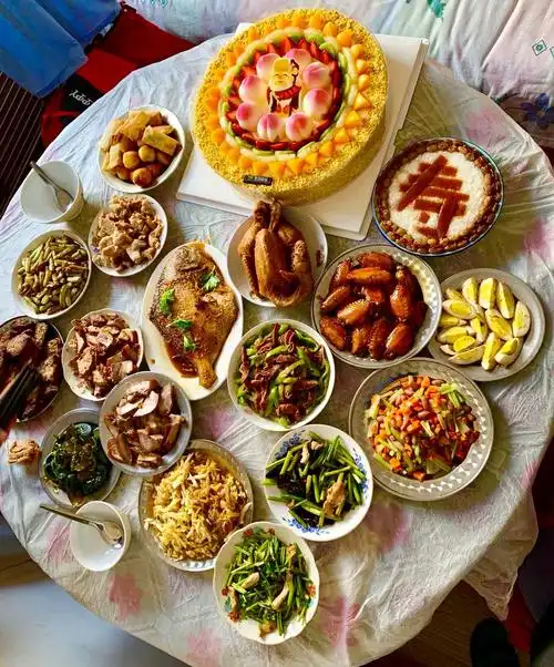 大伯生日子女们准备了一桌美食