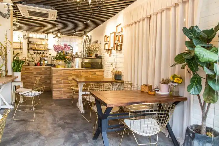 8号影棚-集装箱咖啡厅