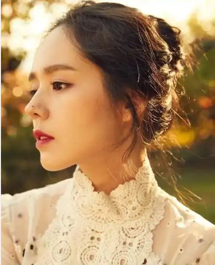 看看自己 哭很大声 ~~~~(>_悲伤,我拥有韩佳人的痣,却没有韩佳人的