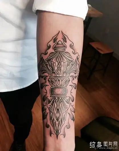 降魔杵纹身图案欣赏,藏传佛教密宗法器之一