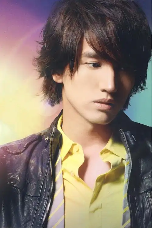 言承旭的脸蛋跟身材都是ssr级别