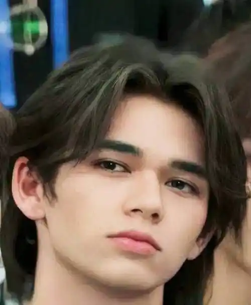 rbw公司做错事,艺人被连累还被强加了罪名_艾回_因为_态度