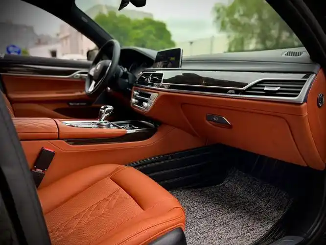 宝马7系内饰升级改装案例