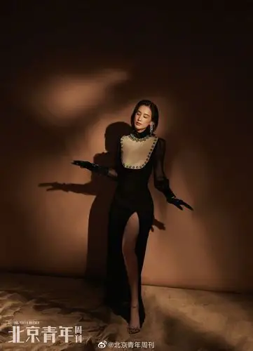 安利一波黄圣依最新杂志封面图