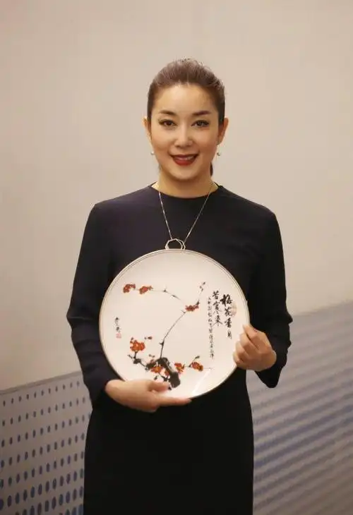 蔡浙飞喜摘梅花奖 茅威涛登台演绎《陆游与唐琬》