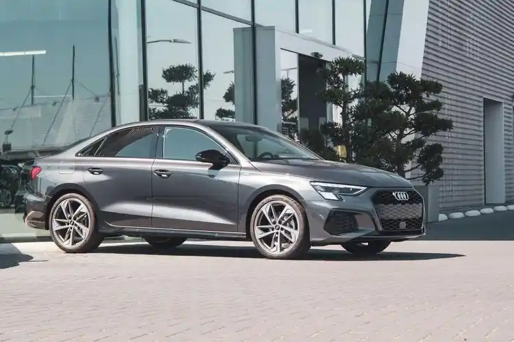 全新奥迪a3三厢版实车 非常霸气又运动