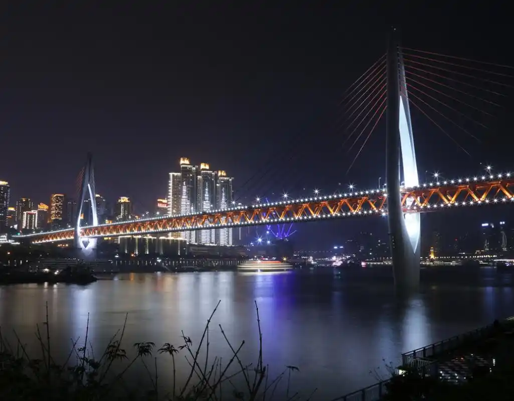 冬日里的重庆,夜晚也格外美丽,那你觉得重庆哪座桥的夜景最漂亮?