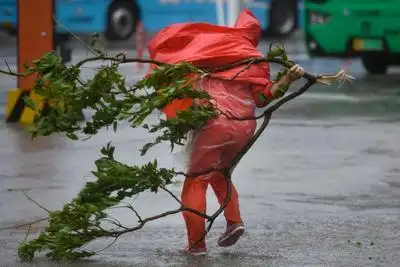 浙江宁波台风烟花来袭